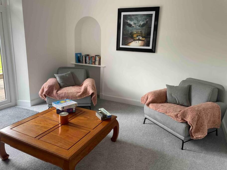 Fantastic Home In Brightons, Falkirk. Polmont Екстериор снимка