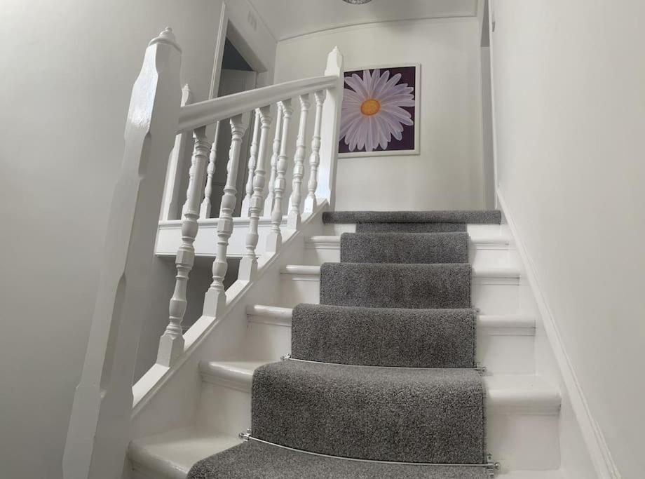 Fantastic Home In Brightons, Falkirk. Polmont Екстериор снимка